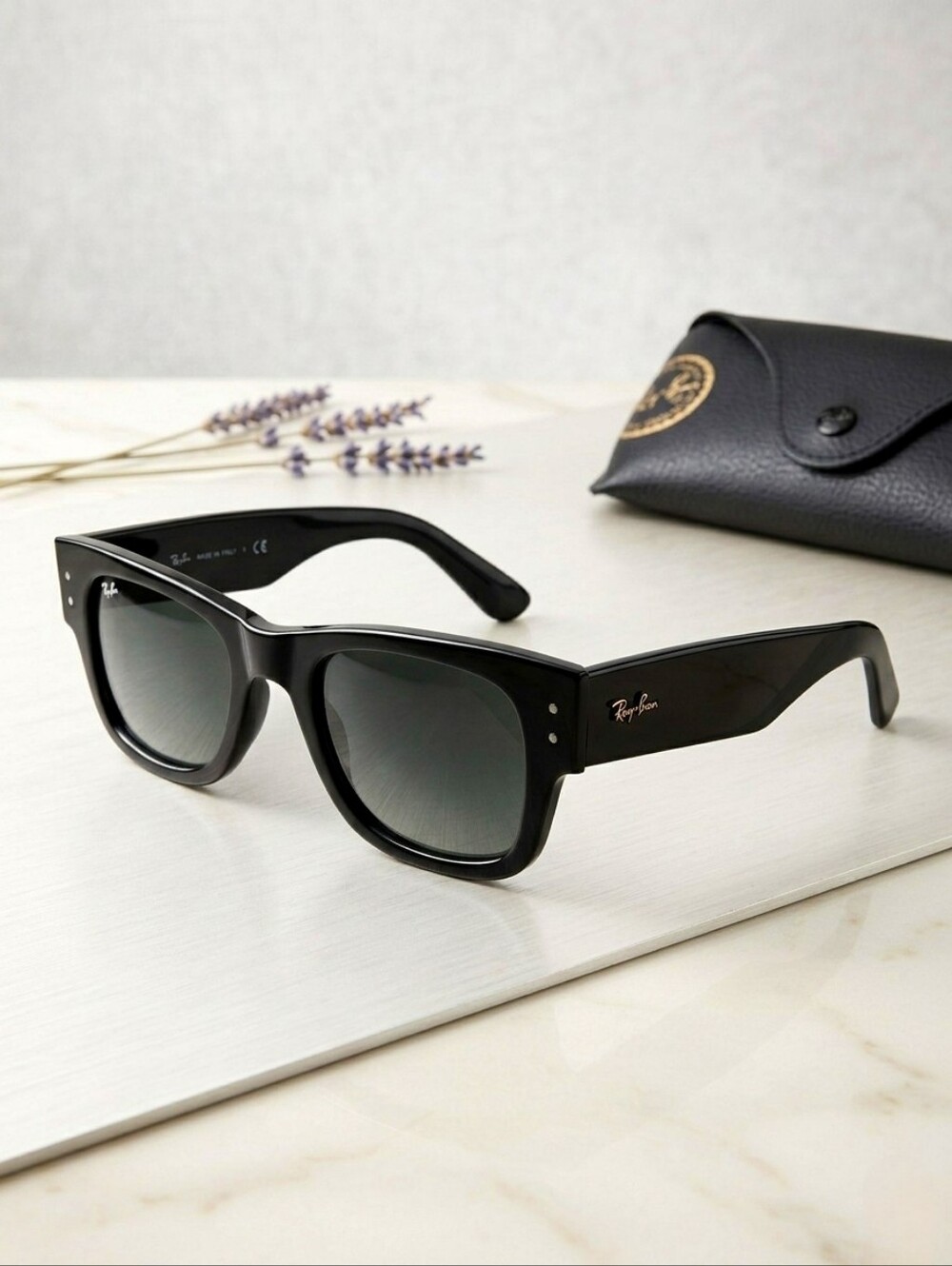 Ray-Ban Wayfarer MEGA Sunglasses. Black Frame with Green Lenses